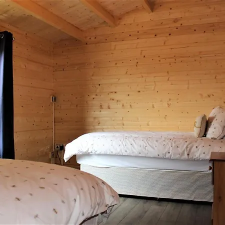 Stunning 5-Bed Cabin In Ashton Under Hill Evesham Exterior photo
