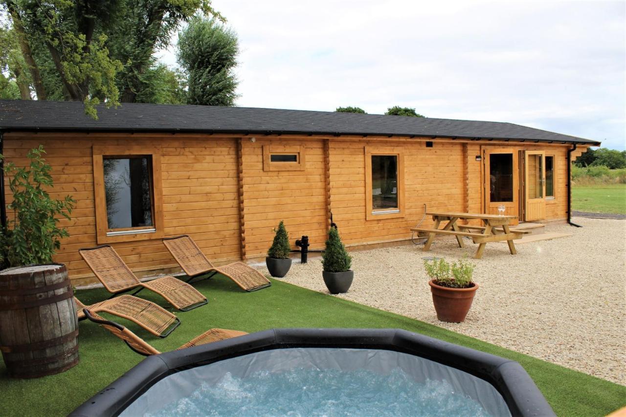 Holiday home Stunning 5-bed In Ashton Under Hill *